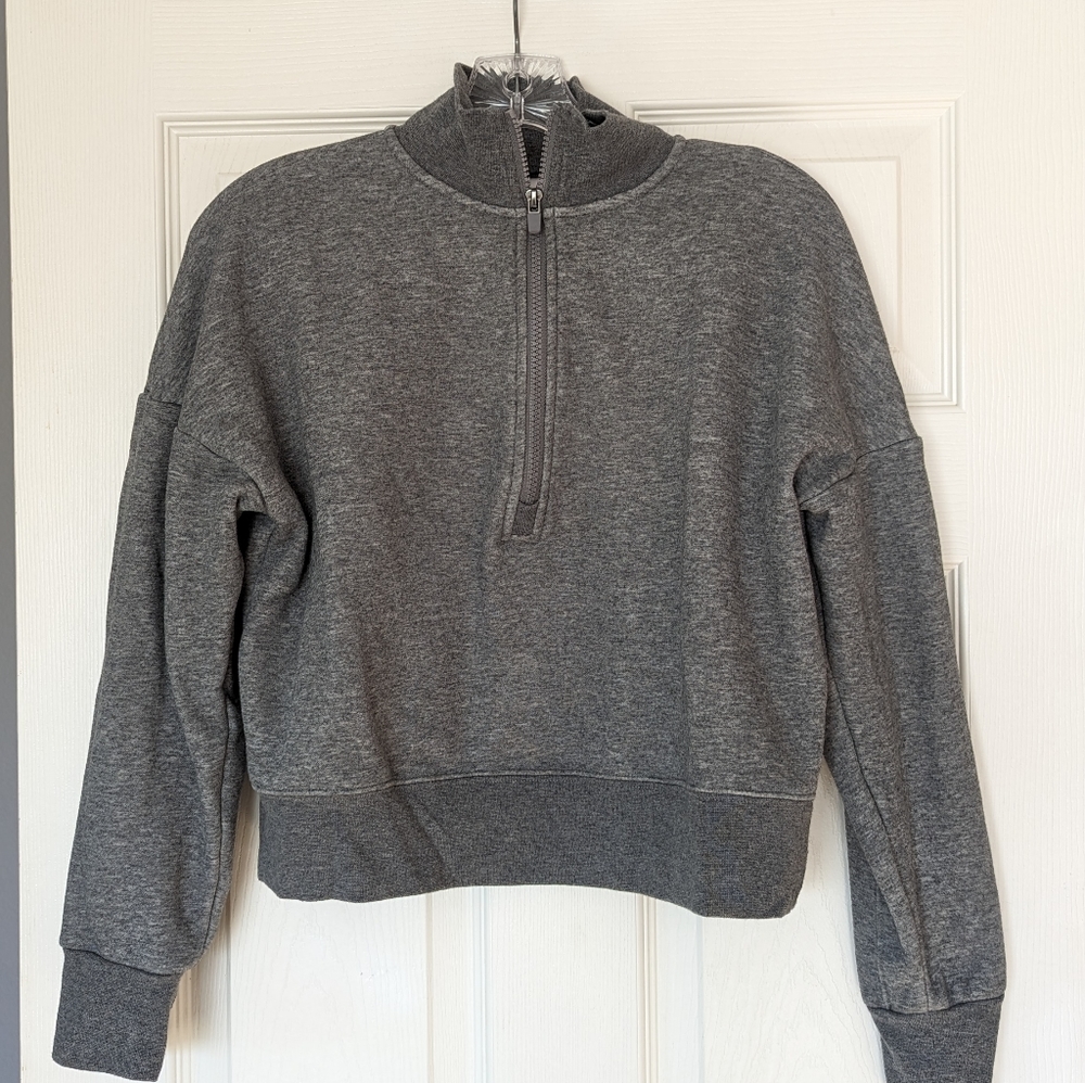 Fabletics top
